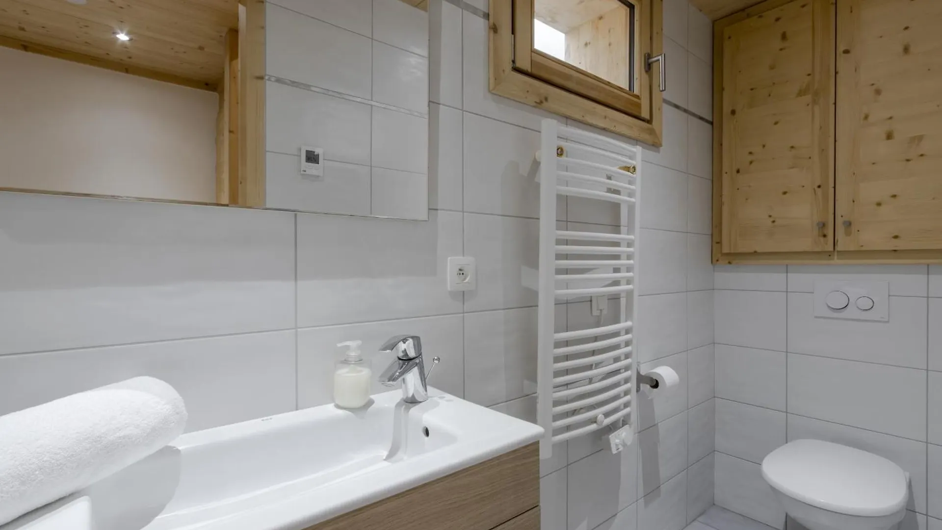 Chalet Saint-Pierre Jacuzzi Vue Montagne Neuf France